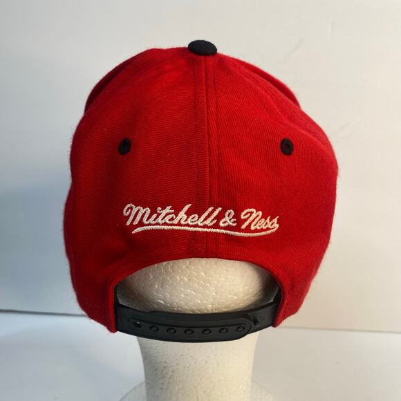 Chicago Blackhawks Hat Red Camo Bill Snapback NHL Hockey Baseball Cap - Picture 8 of 15